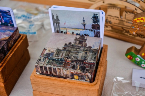 Волгоградские мастера прошли в окружной финал «Туристического сувенира»