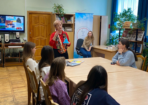 В Волгоградской библиотеке для слепых работает «Школа волонтёров» 