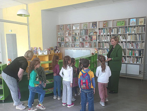 Юных камышан знакомят с возможностями модельной библиотеки