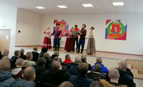 Артисты Казачьего театра выступили на призывном пункте