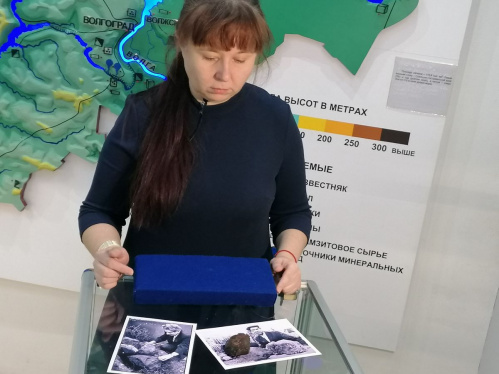В Волгоградском краеведческом музее показали фрагмент царёвского метеорита