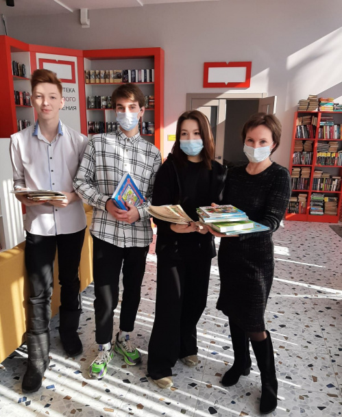 В День книгодарения иловлинские школьники решили вступить в волонтёры культуры 