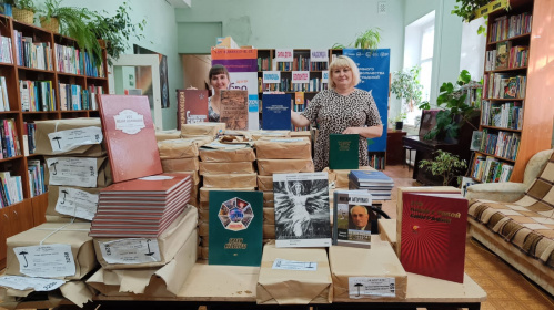 Книжный фонд Фроловского библиоцентра пополнился большой партией новых изданий Книжный фонд Фроловского библиоцентра пополнился большой партией новых изданий