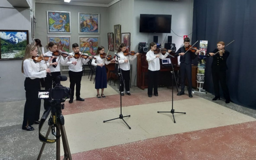 В Михайловке открылась выставка  педагогов и студентов ВГИИКа