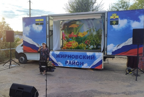 Автоклубы дарят праздник жителям Жирновского района