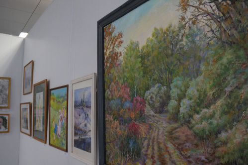 В Камышине открылась выставка «Волшебная сила искусства»