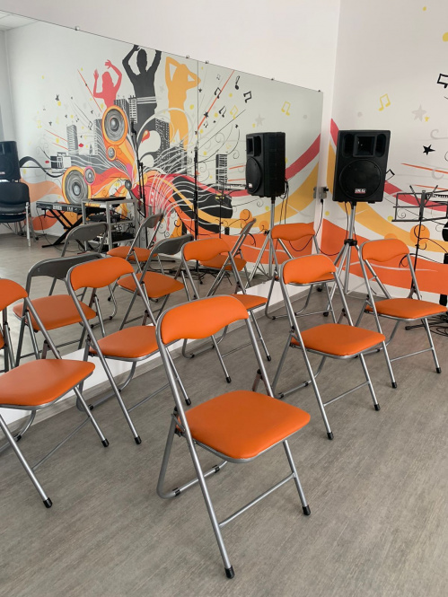 В ДК «Текстильщик» в Камышине в ходе модернизации поставлена новая мебель