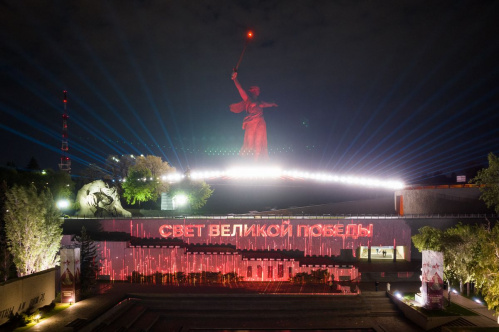 В Волгограде стартовали показы видеоинсталляций ко Дню Победы