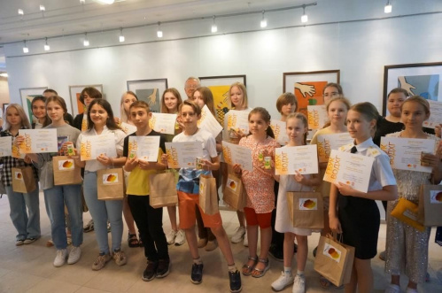 В Волгоградской детской галерее открылась выставка проекта «Эко-художник»