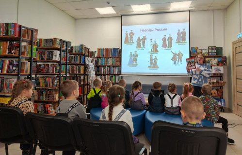 Волгоградская библиотека инициировала акцию «Фольклорная радуга»