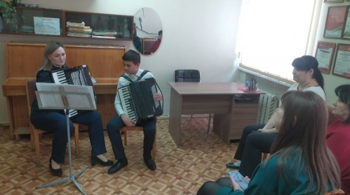 Во Фроловской ДШИ проводят мастер-классы