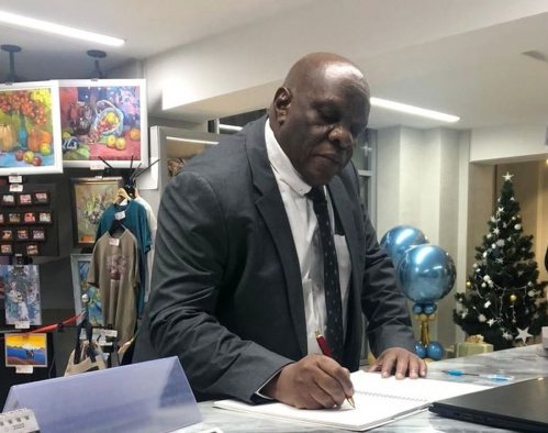 Делегация Уганды посетила Музей Машкова и пополнила его фонды