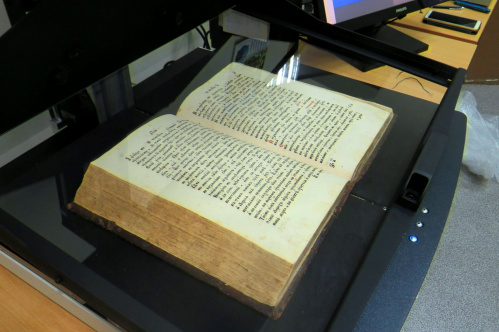 В Волгоградской Горьковке оцифровывают печатные памятники