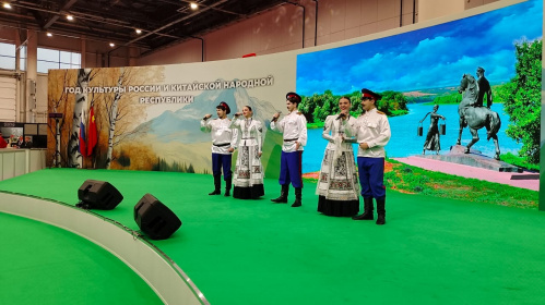 Волгоградские артисты выступили на Российско-китайском форуме