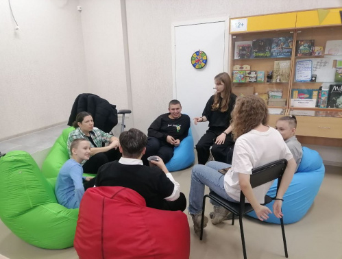 В Волгоградской детской библиотеке открылось креативное подростковое пространство