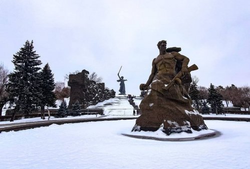 В Волгоградской библиотеке для молодёжи подготовили цикл мероприятий к 80-летию Сталинградской  Победы