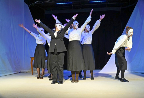 В Волгоградском ТЮЗе начались занятия с руководителями молодёжных театров региона