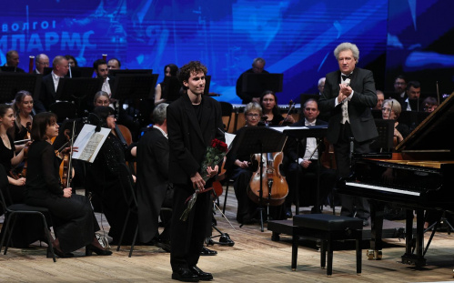 Известный пианист Валентин Малинин открыл для волгоградской публики музыку Бартока