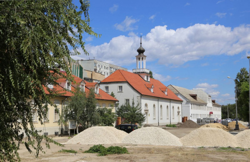 Территория возле «Старой Сарепты» благоустраивается