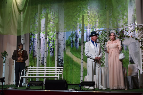 «Пушкинская карта»: школьники Чернышковского района посмотрели спектакль «Богатые невесты»