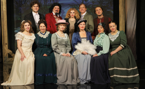 Казачий театр открыл театральный сезон премьерой «Дядюшкин сон»