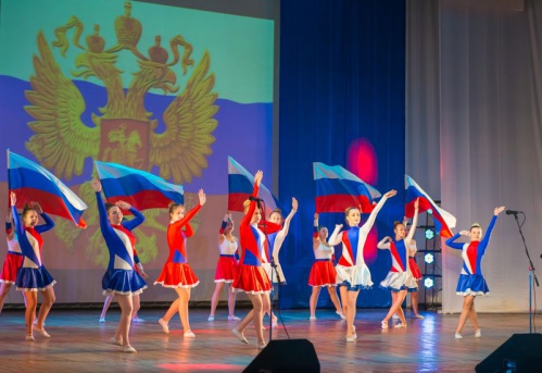 В Волгограде состоялся праздничный концерт «Священный флаг моей державы»
