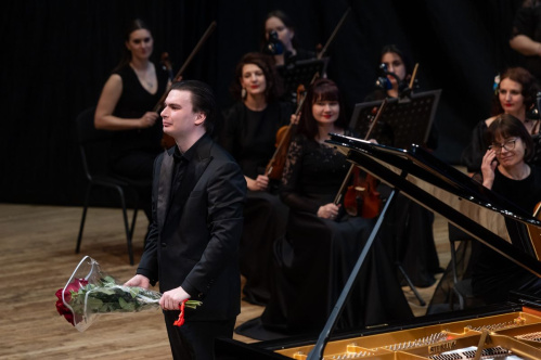 В Волгоградской филармонии выступил талантливый молодой пианист