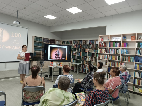 В модельной библиотеке Камышина горожан познакомили с историей «Мосфильма» В модельной библиотеке Камышина горожан познакомили с историей «Мосфильма»