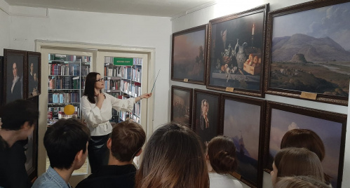 В Калаче-на-Дону побывала передвижная выставка, организованная музеем Машкова