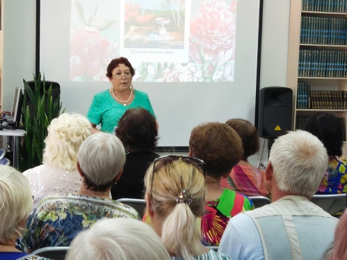 В модельной библиотеке Камышина проводят творческие встречи