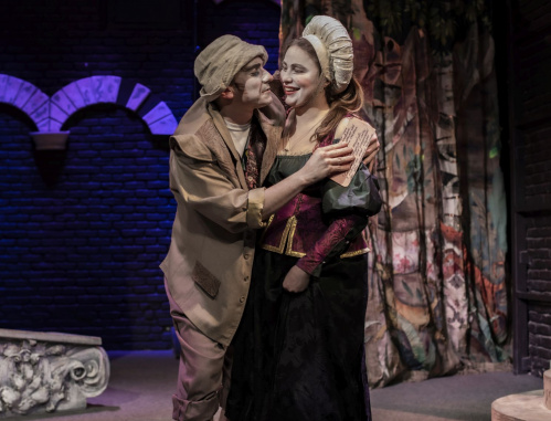 Волгоградский молодёжный театр открыл XVII сезон