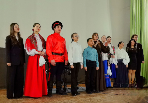 Артисты Волгоградской филармонии выступили в госпитале ветеранов войн