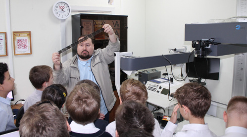 Волгоградские архивисты рассказали школьникам о сохранении истории