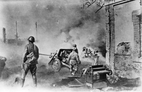 В Волгоградском ТЮЗе откроется выставка знаменитого фотохудожника