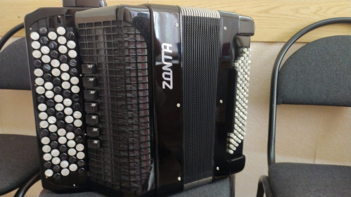 В Суровикинскую ДШИ продолжают поступать новые музыкальные инструменты