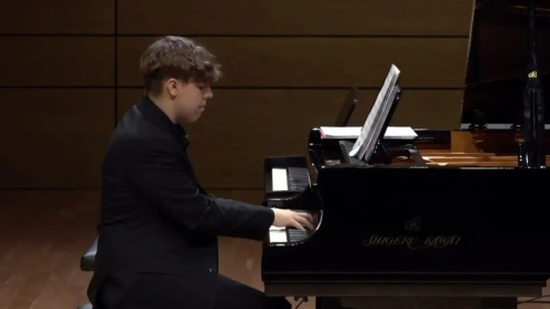 Волгоградский студент исполнил своё произведение в «Сириусе»