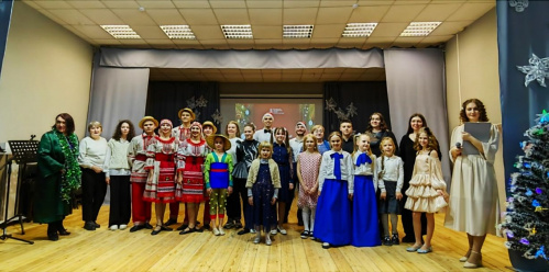 Новогодний праздник объединил детские школы Волгограда и ЛНР