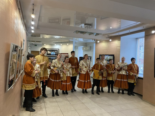 Многодетные семьи нарисовали «Новогодний натюрморт»