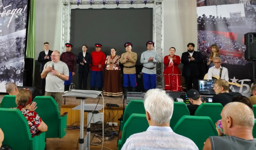 Артисты Казачьего театра выступили в Волгоградском госпитале ветеранов войн