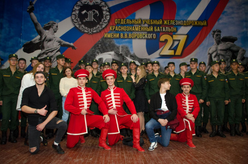 Артисты Волгоградского ТЮЗа выступили перед военнослужащими 