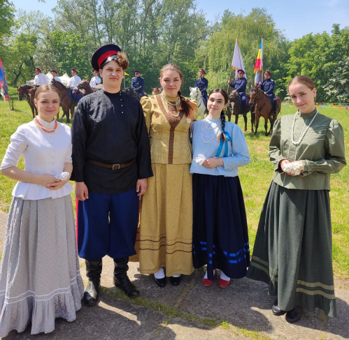 Волгоградские артисты выступили на фестивале казачьей культуры в Ростовской области