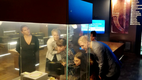 Студенты волгоградских творческих вузов увидели золото сарматов