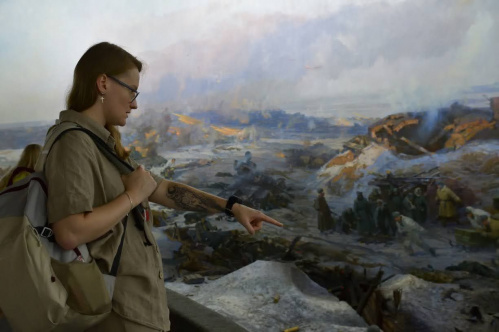 В Волгоградском театре кукол началась подготовка к премьере спектакля «Рассказы о юных героях»