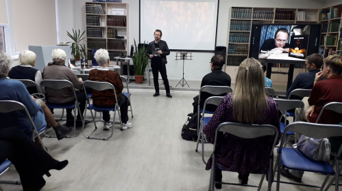 В Камышине прошла творческая встреча с писателем Романом Грачёвым
