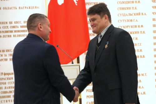 Волгоградском артисту Владимиру Ташлыкову вручили государственную награду