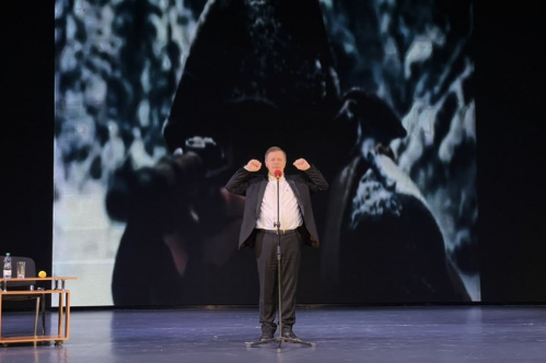 С жителями Волгоградской области встретился известный артист Игорь Ливанов