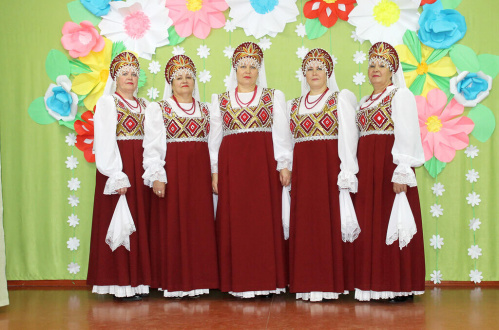 35 лет исполилось народному самодеятельному вокальному ансамблю «Россияночка» из Рудни