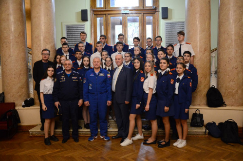 Неделю космоса в Волгоградском планетарии открыл космонавт-испытатель Олег Новицкий