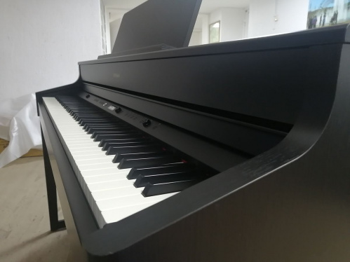 Волгоградская филармония приобрела цифровое пианино