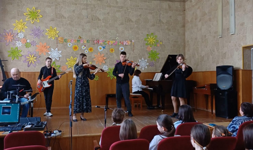 На концерте во Фроловской ДШИ прозвучала музыка российских композиторов